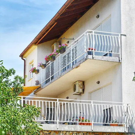 Kantun Apartman Šmrika