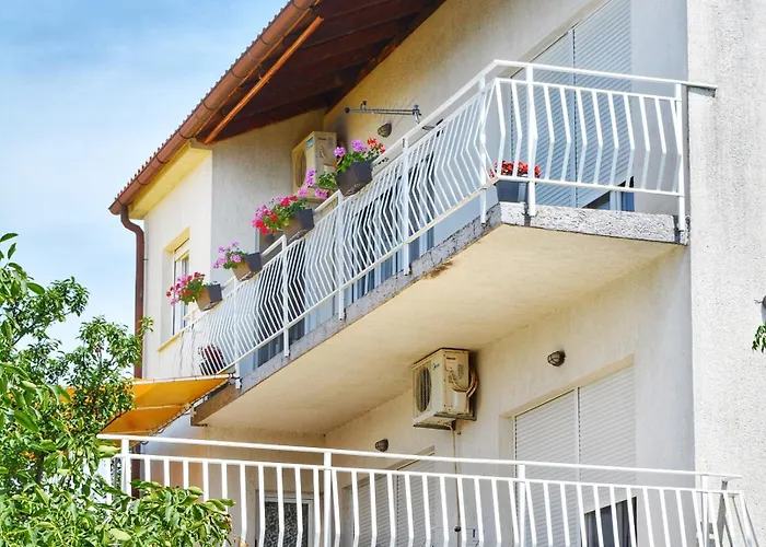 Kantun Apartman Smrika